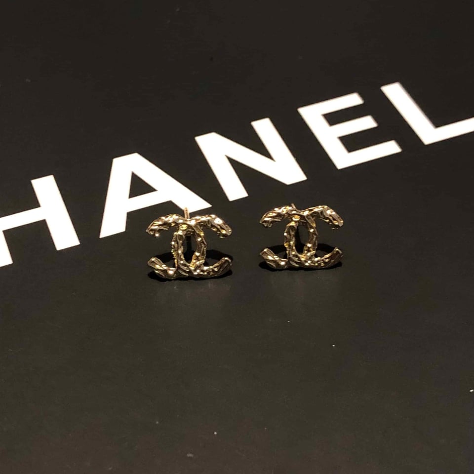 Chanel Cc Earrings Gold view 2