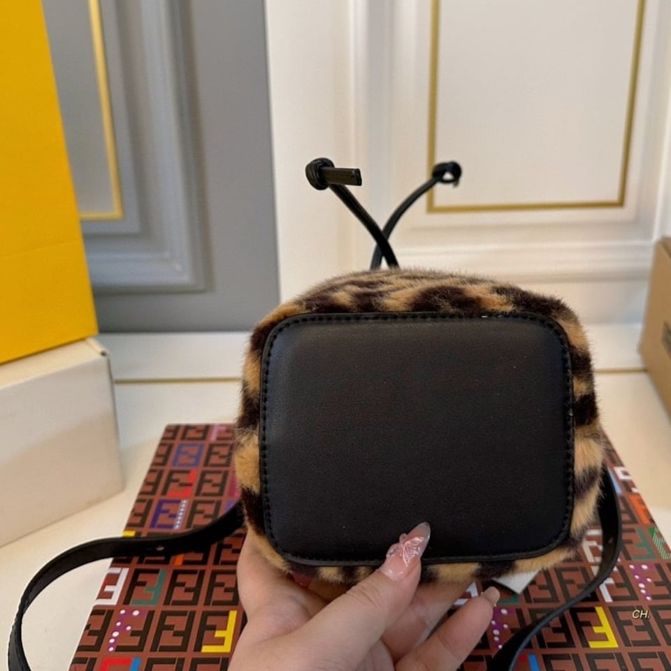 Fendi Mon Tresor Sheepskin Bag Brown 20Cm view 10