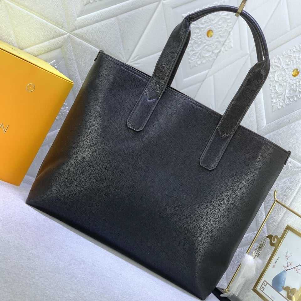 Louis Vuitton Pilot Tote Cowhide Leather Black 40Cm M24771 view 5