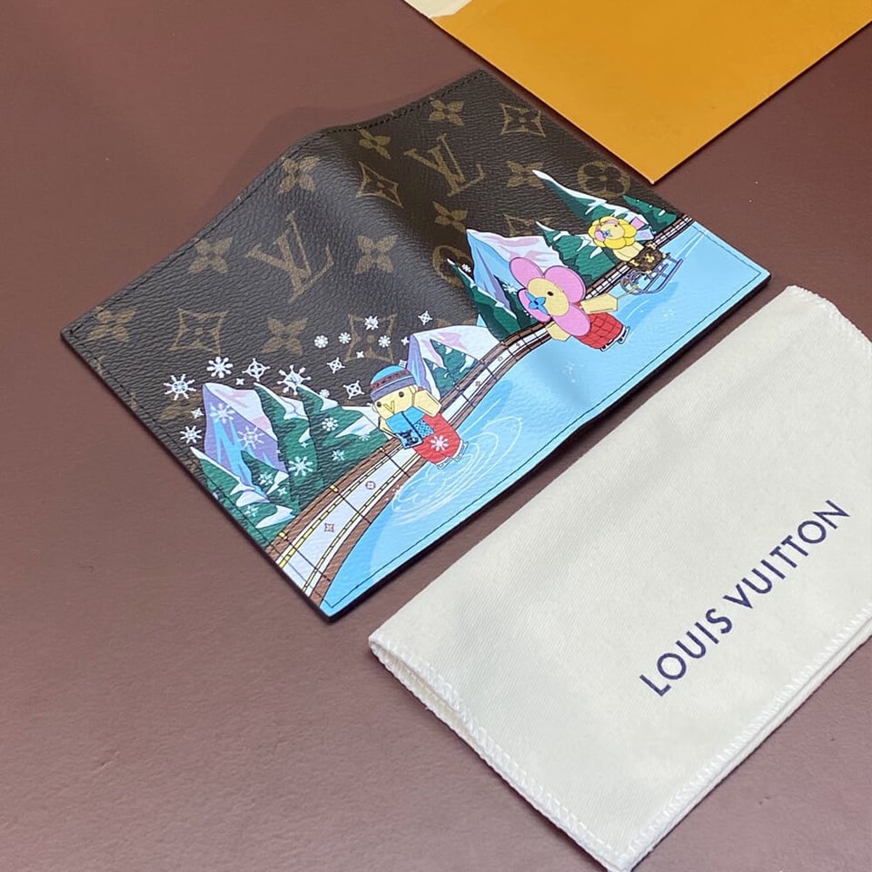 Louis Vuitton Vivienne Skating Passport Cover Pink view 6