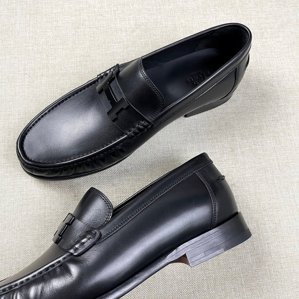Hermès Black Loafers Tonal H Logo Smooth Leather- Shoes for Men view 5