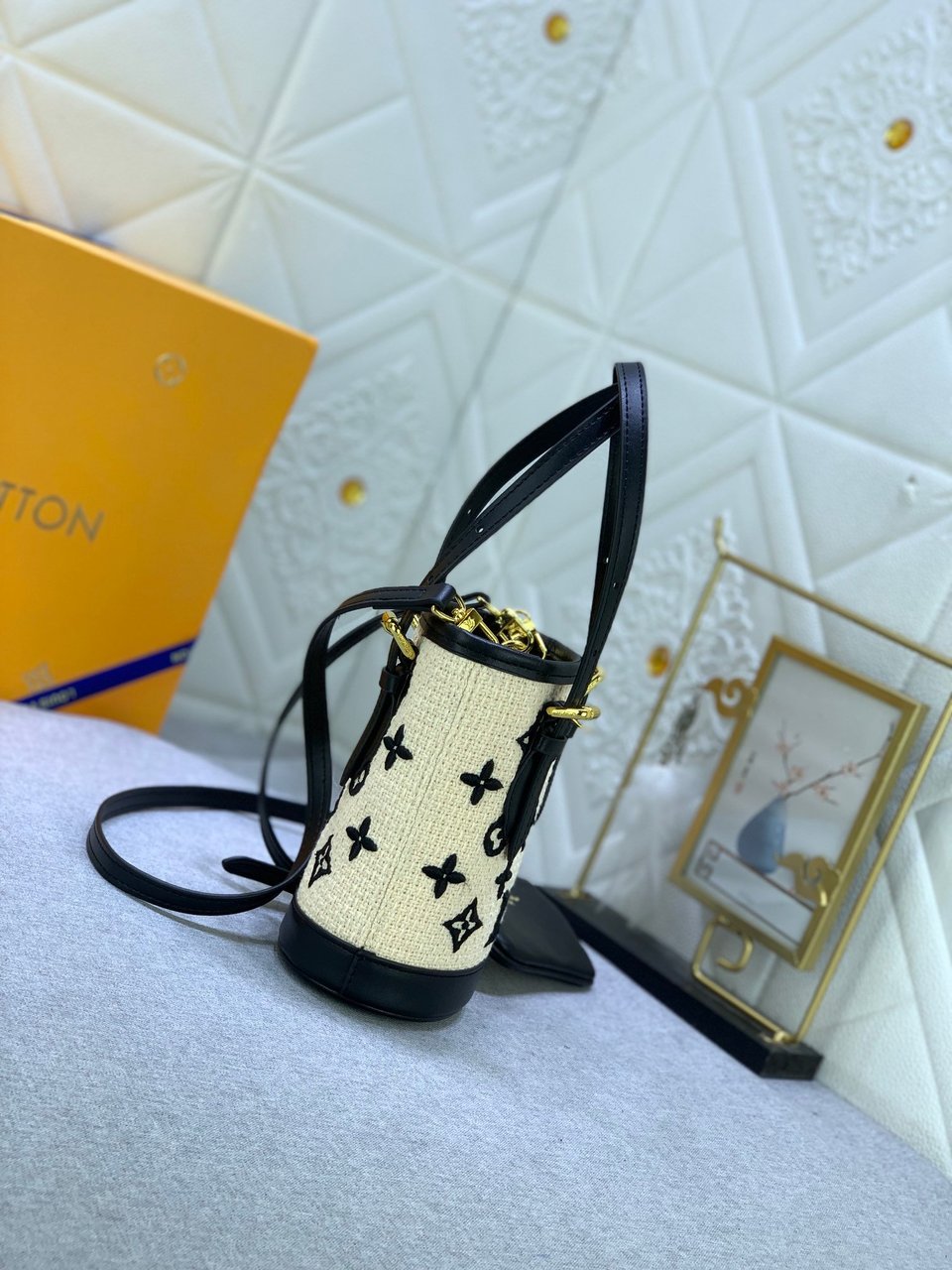 Louis Vuitton Nano Bucket Bag Black 17Cm M82418 view 4
