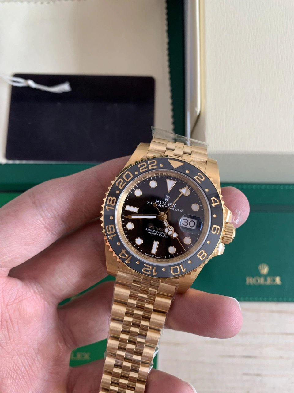 Rolex GMT-Master II 40 mm Black Dial 126718GRNR view 3