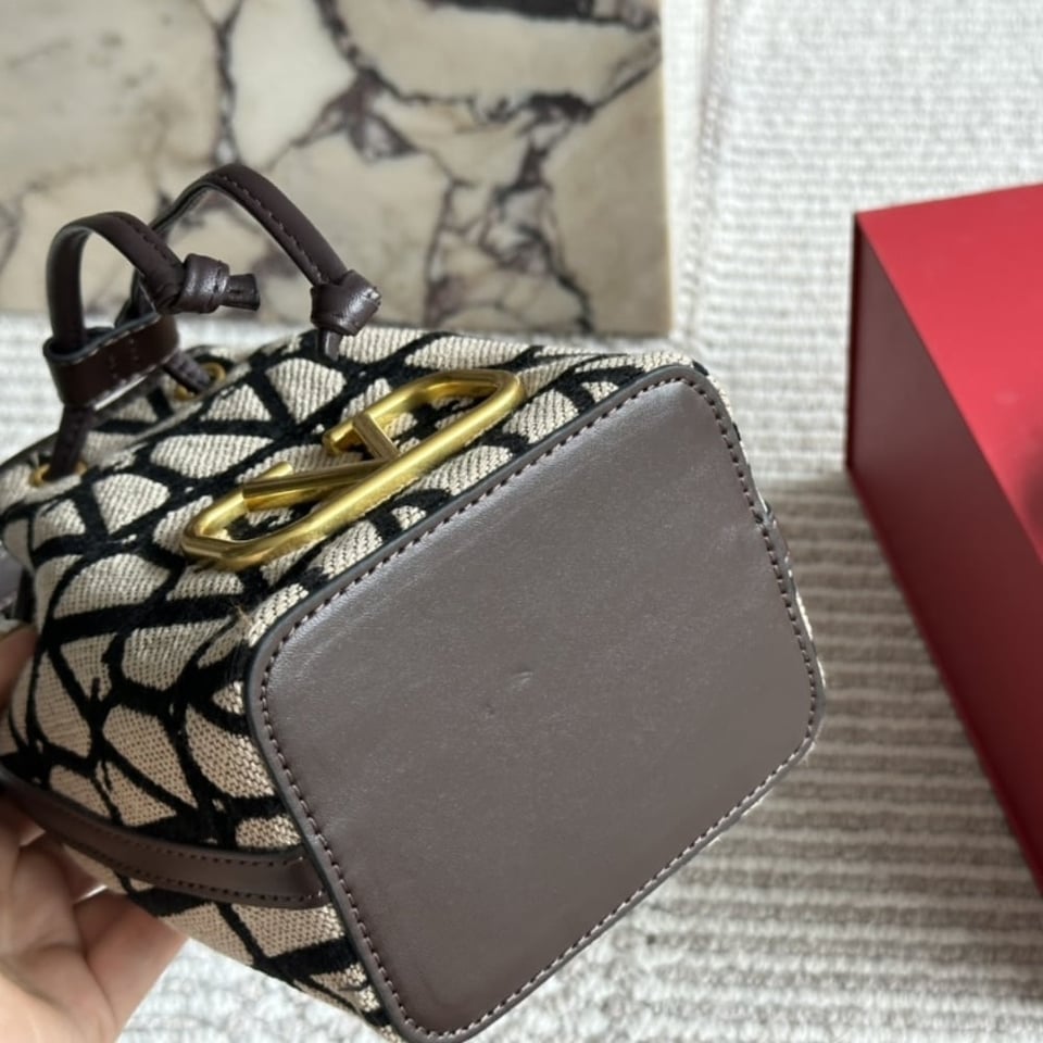 Valentino Mini Vlogo Signature Bucket Bag In Toile Iconographe Brown 22Cm 5W2P0Z44Vri 6Zn view 10