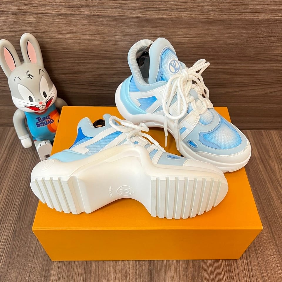 Louis Vuitton Archlight Sneaker Gradient Blue 1A9Rv7 view 3