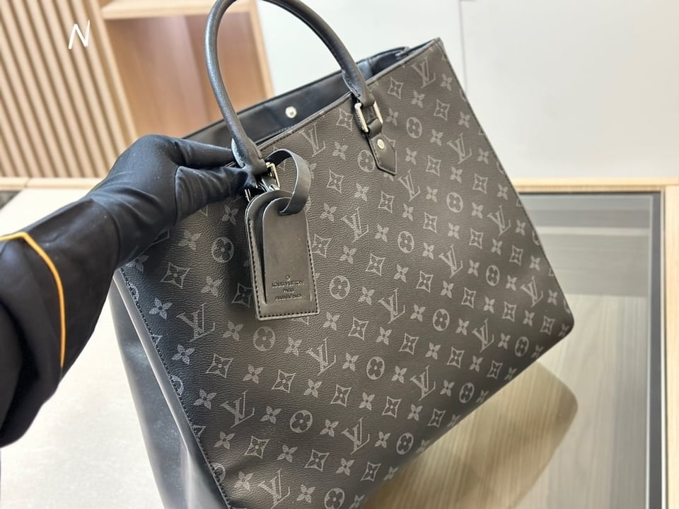 Louis Vuitton Monogram Eclipse Grand Sac Tote Black 33Cm view 8