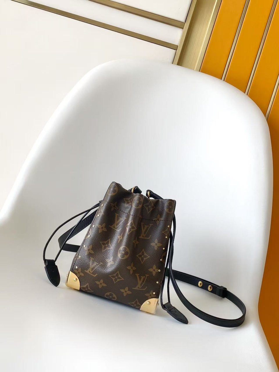 Louis Vuitton Nano Noé Trunk Bag Monogram Canvas Material 15cm M29323 view 3