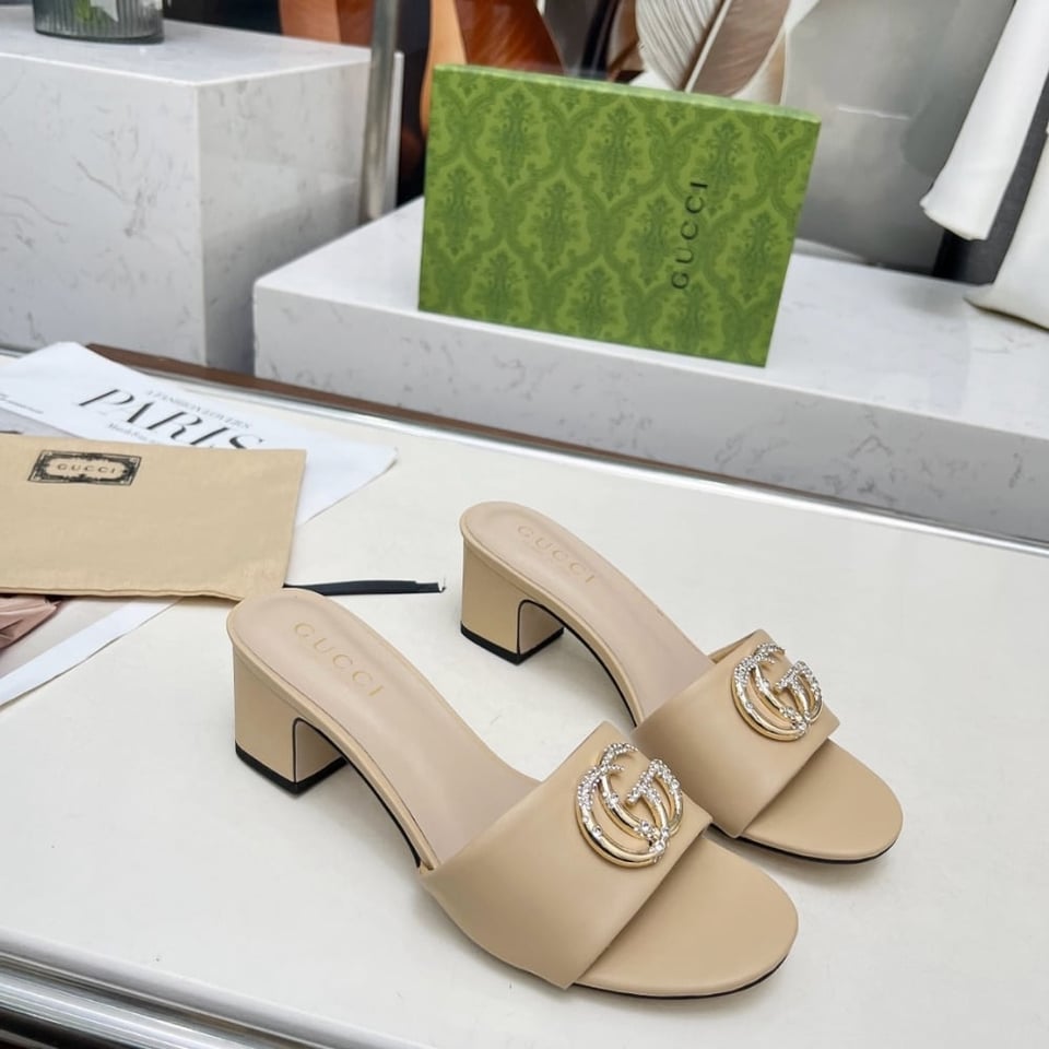 Gucci Nojum Women’S Slide Sandal Beige view 3