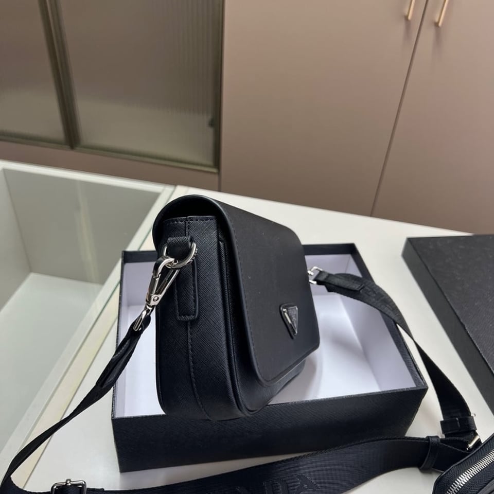Prada Saffiano Leather Shoulder Bag 22Cm view 4