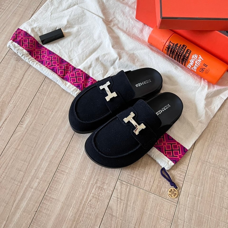 Herm?S Go Mule H Sandal In Black view 3