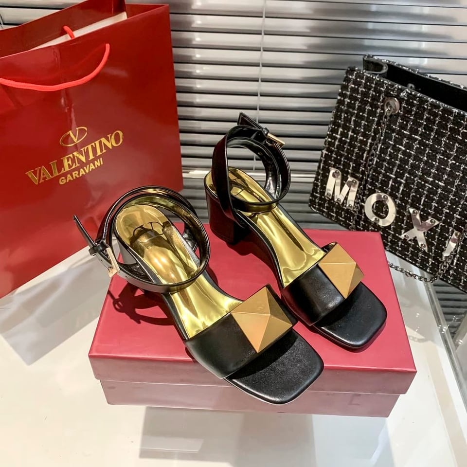 Valentino Garavani One Stud Leather Sandals Black view 7