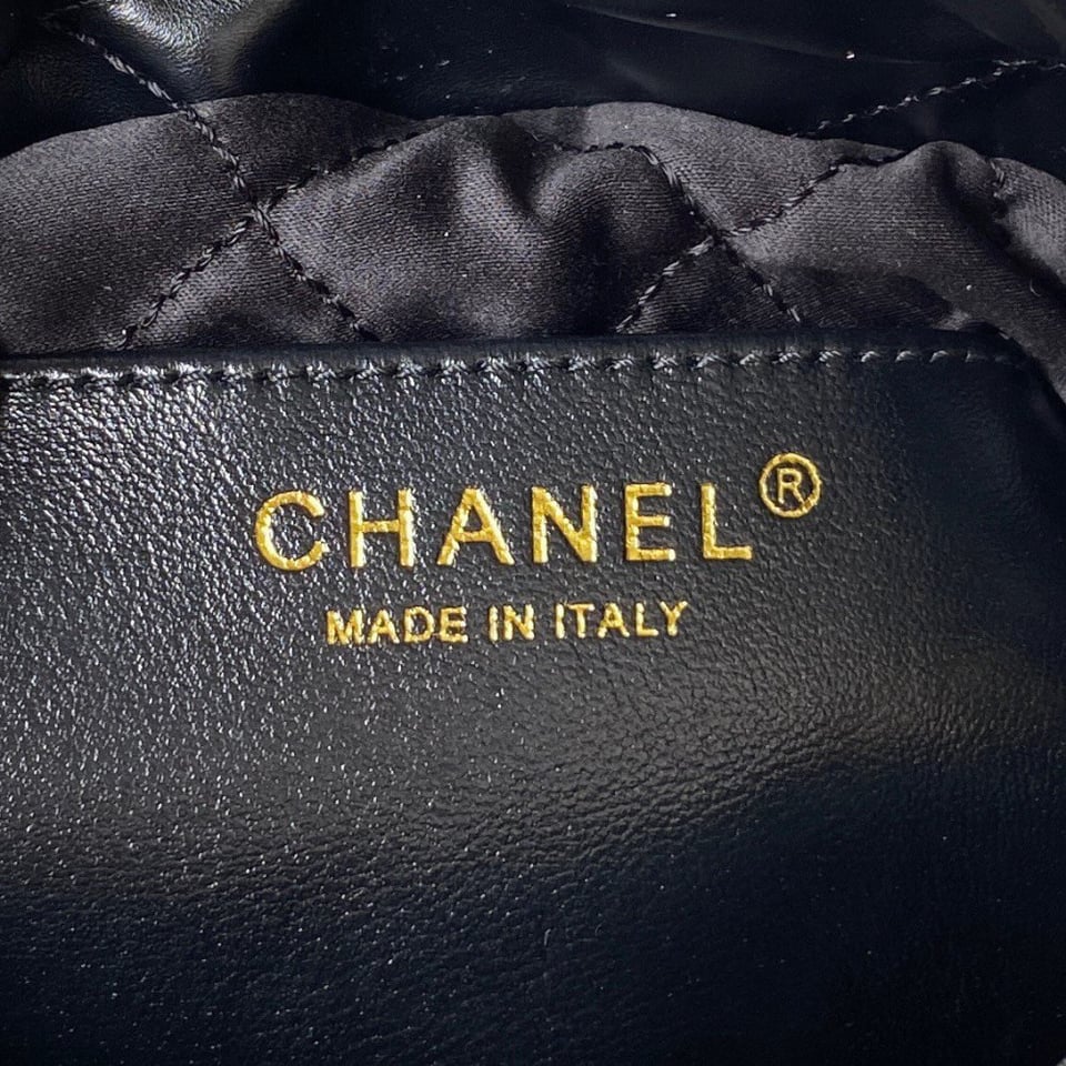 Chanel Mini 22 Handbag Shiny Calfskin &amp; Gold Metal Black 20cm view 11