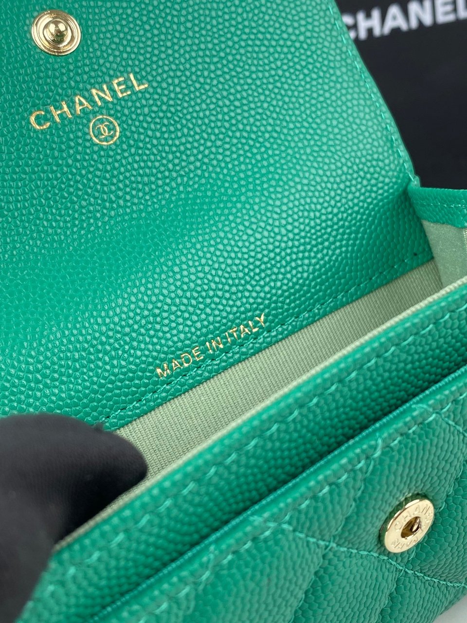 Chanel Flap Card Holder 11 Emerald Grained Calfskin Gold Icon view 10