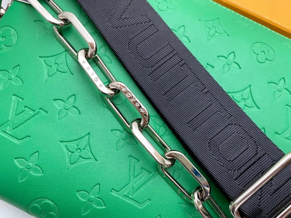 Louis Vuitton Coussin Motion Green 26Cm view 10