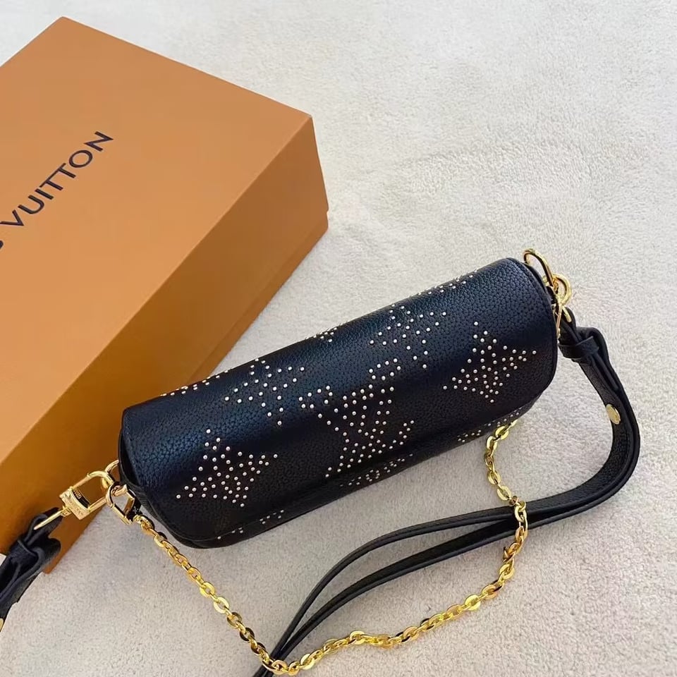 Louis Vuitton Wallet On Chain Ivy Black 22Cm M82653 view 8