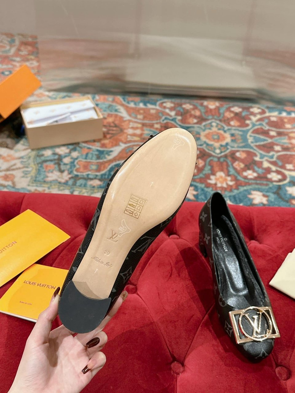 Louis Vuitton Madeleine Pumps Monogram Black view 3