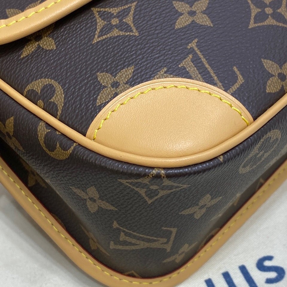 Louis Vuitton Diane Fuchsia M46049 view 5