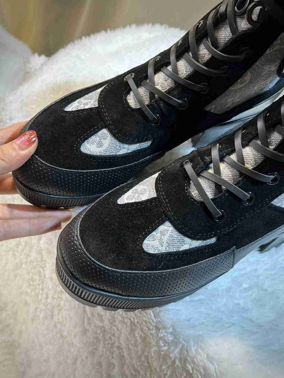 Louis Vuitton Laureate Platform Desert Boot Grey 1Ab2X9 view 7