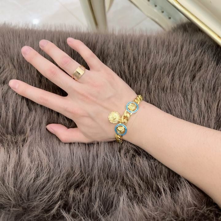 Louis Vuitton Ring Gold view 3