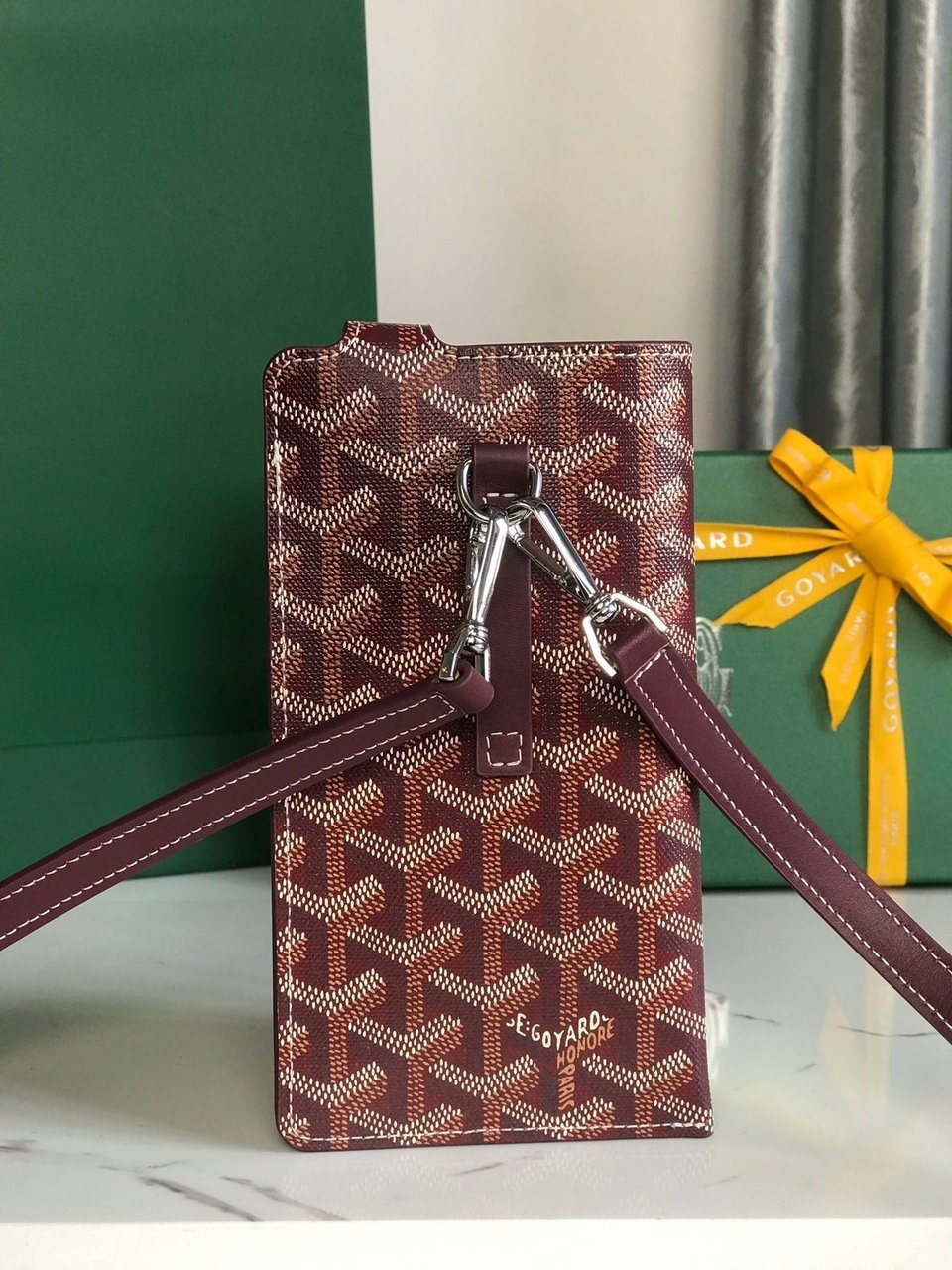 Goyard Montmartre Gm Case 18 Cm Wine Red Goyardine Canvas view 10