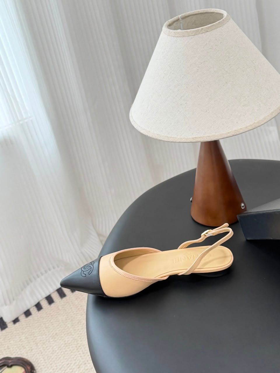 Chanel Pointed-Toe Slingbacks Beige &amp; Black Lambskin Grosgrain G39828 view 4