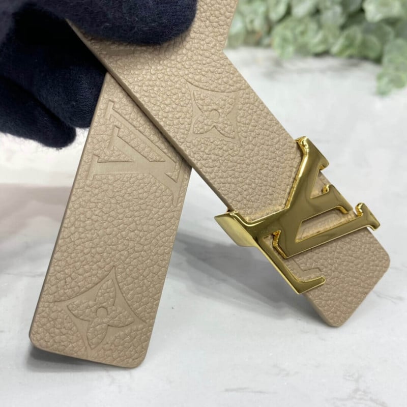 Louis Vuitton LV Iconic 30mm Reversible Belt M0328V view 9