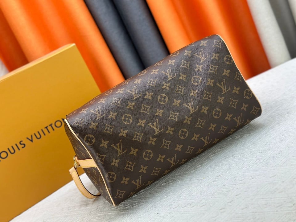 Louis Vuitton Speedy Bandouliere 35 Monogram Canvas 35cm view 7