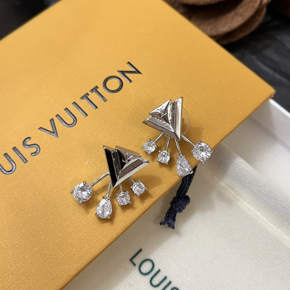 Louis Vuitton V For Vuitton Earrings M02296 view 3