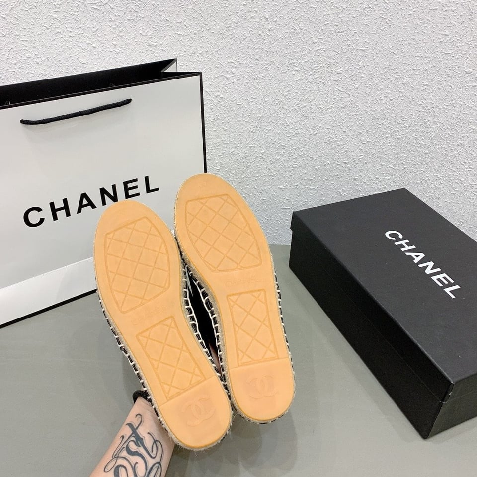 Chanel Cc Espadrilles Slip On White Black view 3