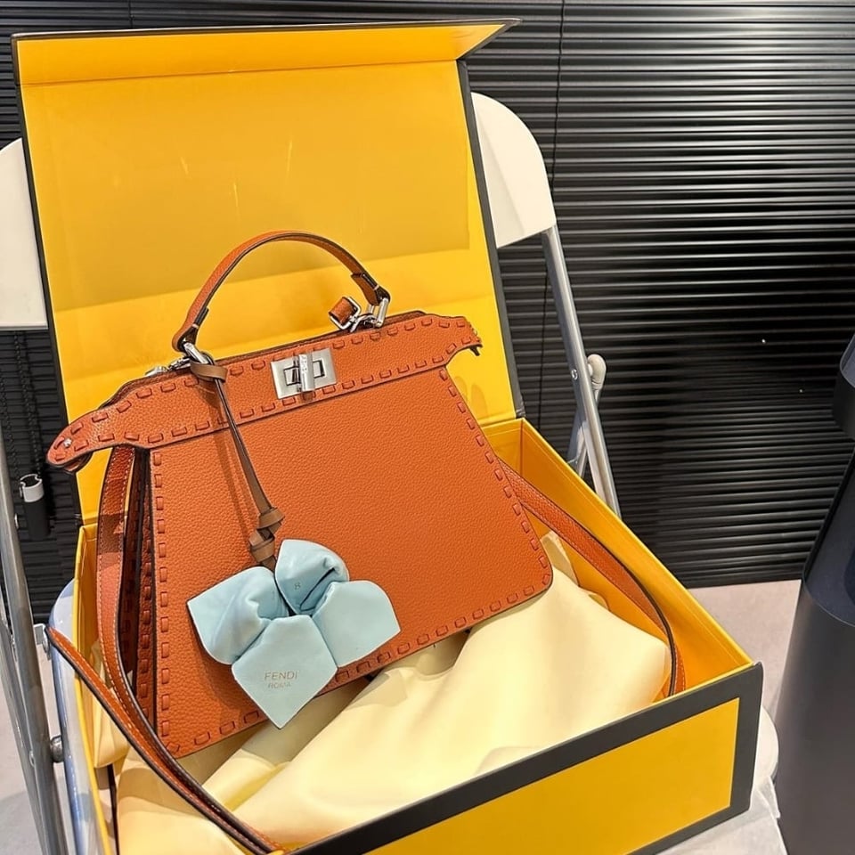 Fendi Peekaboo Iseeu Petite Selleria Bag Brown 27Cm view 3