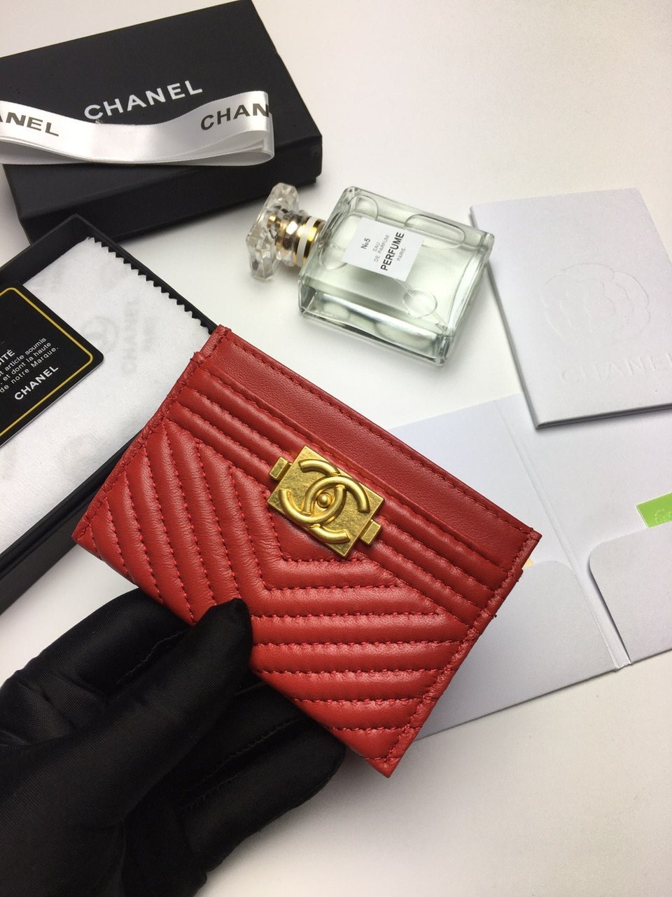 Chanel Line Card Holder 11.2 Red Calfskin Gold Icon view 3