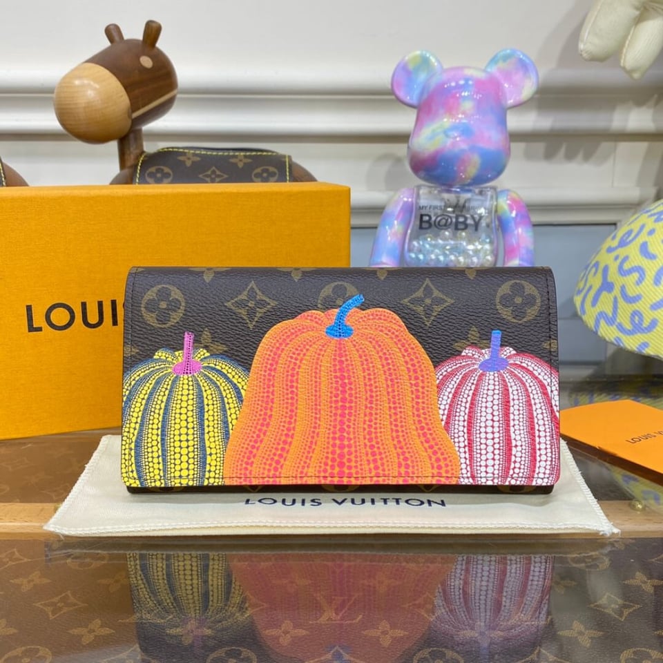 Louis Vuitton x Yayoi Kusama Sarah Wallet view 3