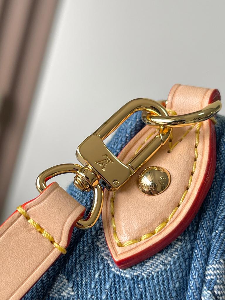 Louis Vuitton Pochette Valley Bag Denim Blue 21cm M13571 view 6