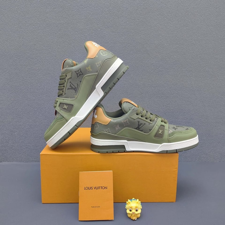 Louis Vuitton Trainer Sneakers Khaki Green Textured Calfskin 1AKDIU view 5
