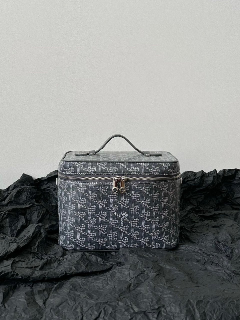 Goyard Goya Makeup Box Bag 20Cm Grey Canvas view 3