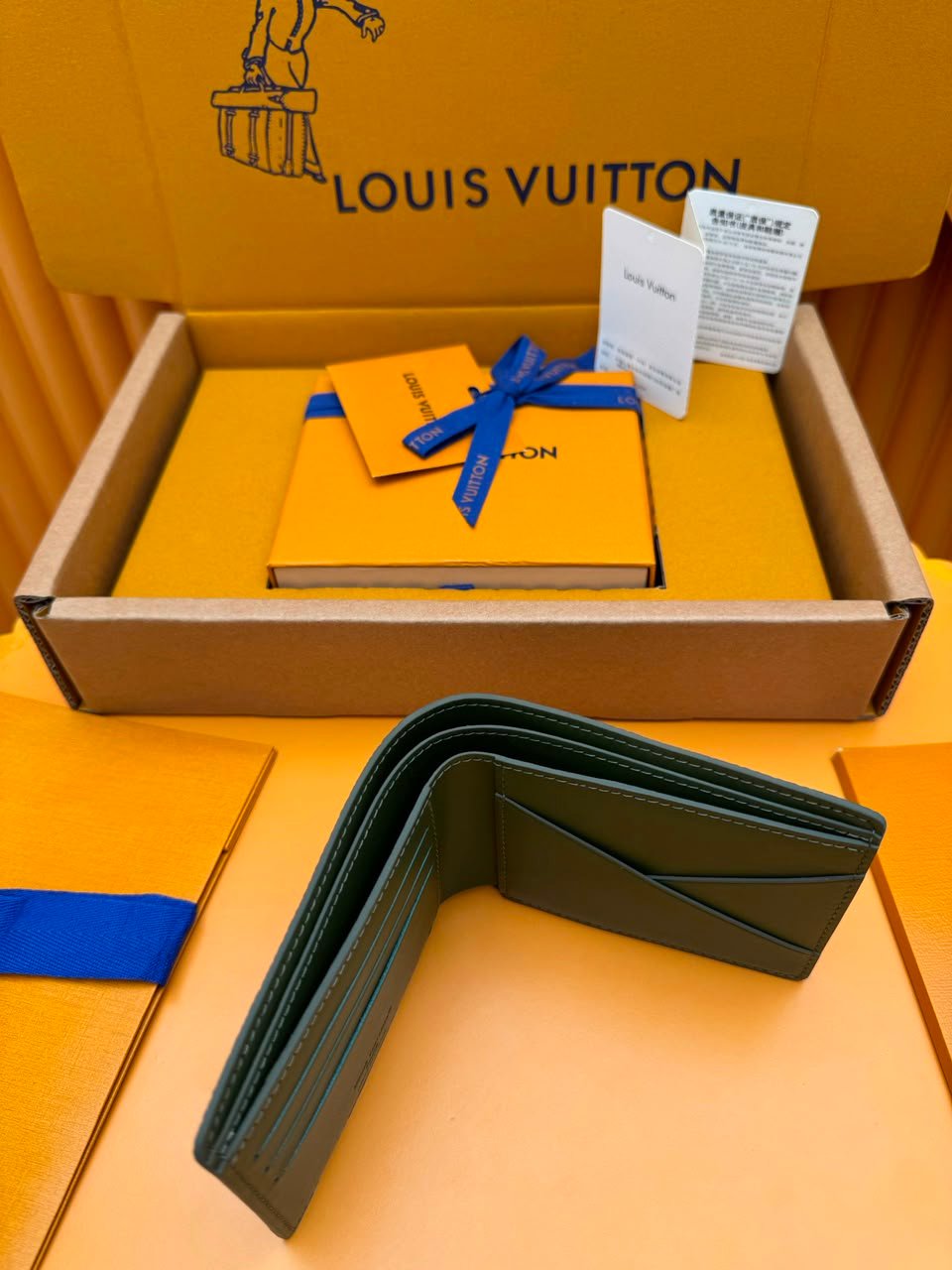 Louis Vuitton Multiple Wallet For Men 12cm M81734 view 11