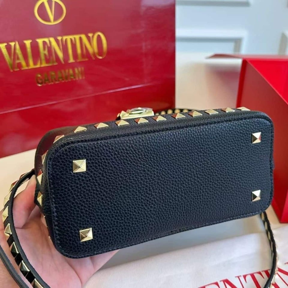 Valentino Garavani Rockstud Handbag In Grainy Black 21Cm view 7
