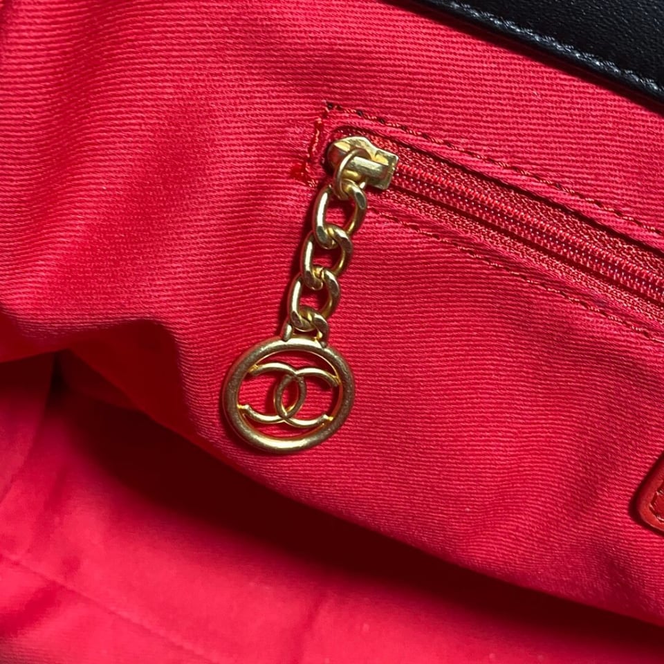 Chanel Deauville Calfskin Small Shopping Bag Black 39cm view 9