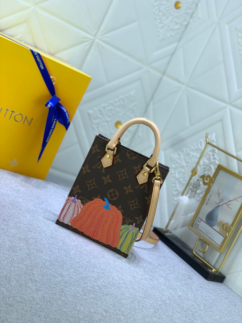 Louis Vuitton X Yk Petit Sac Plat Monogram 17Cm M82112 view 4