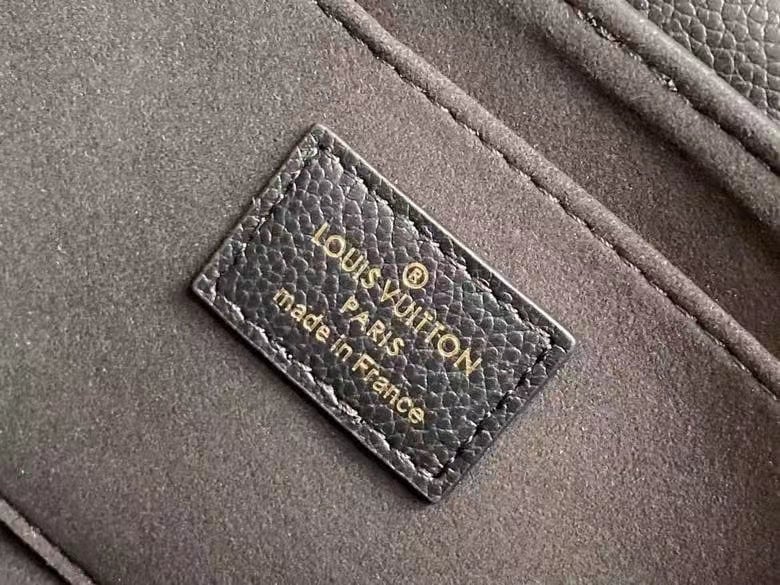 Louis Vuitton Favorite 24Cm Black view 10