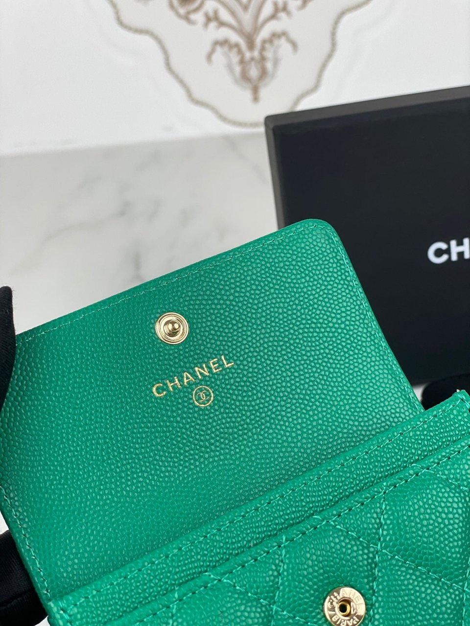 Chanel Flap Card Holder 11 Emerald Grained Calfskin Gold Icon view 8
