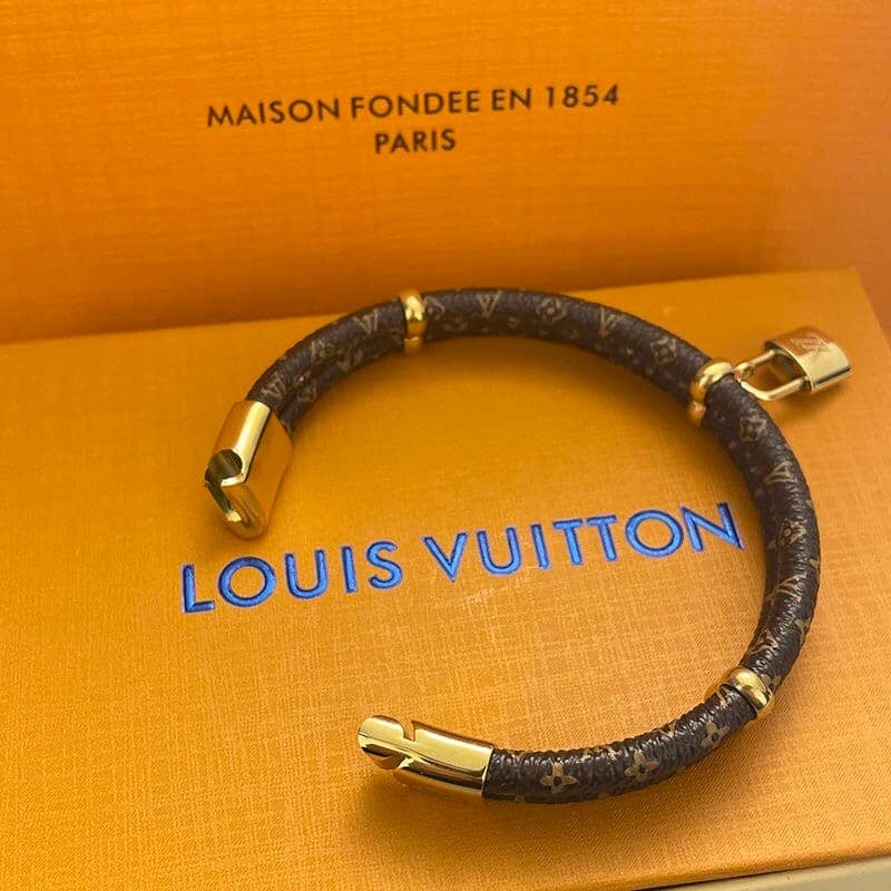 Louis Vuitton Keep It Twice Bracelet M8109E view 4