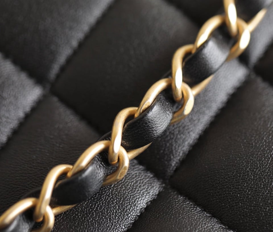 Chanel 24P Hobo Bag 28Cm Black Lambskin Gold Hardware view 7