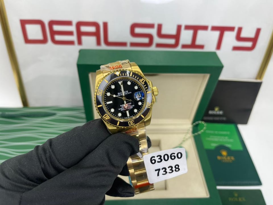 Rolex Submariner 40mm Black Dial 116618LN view 3
