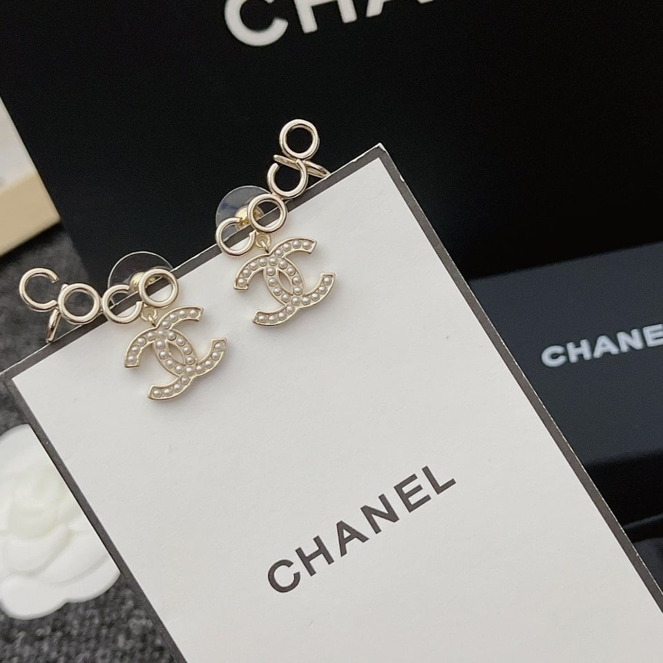 Chanel Metal Pearl Cc Coco Climber Clip On Earrings Gold view 4