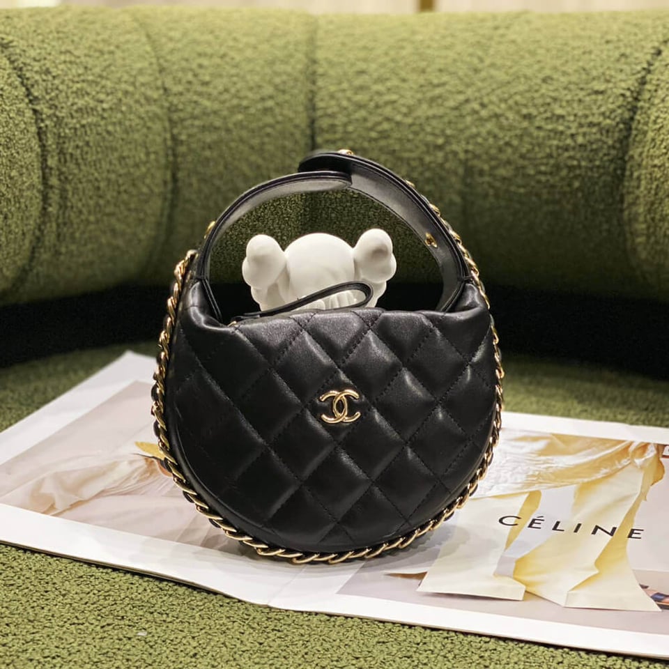 Chanel Lambskin Pouch Black 16cm view 7