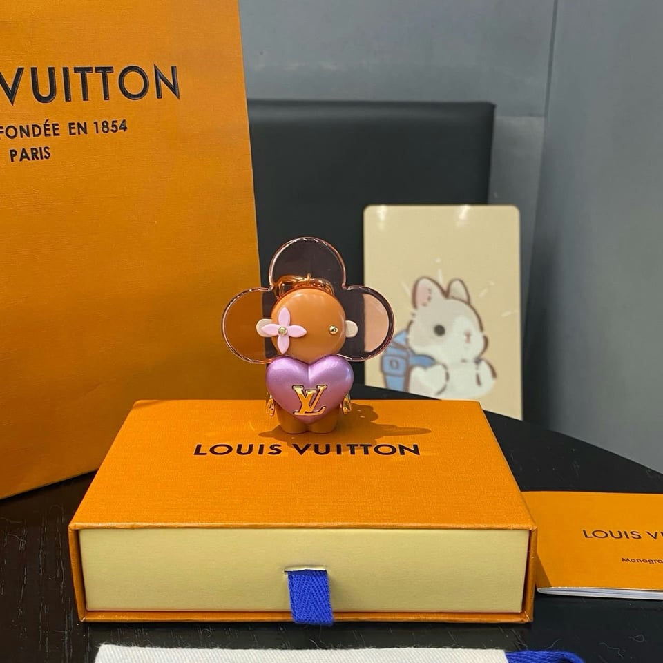 Louis Vuitton Vivienne Amour Keychain Purple Heart 14cm/5.5in view 2