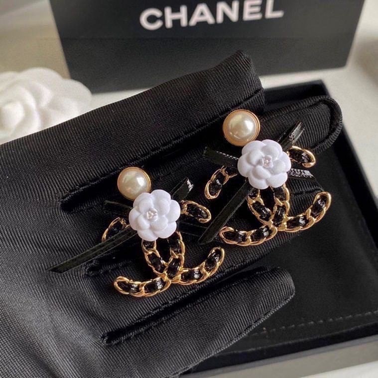 Chanel Cc Black Earrings view 4