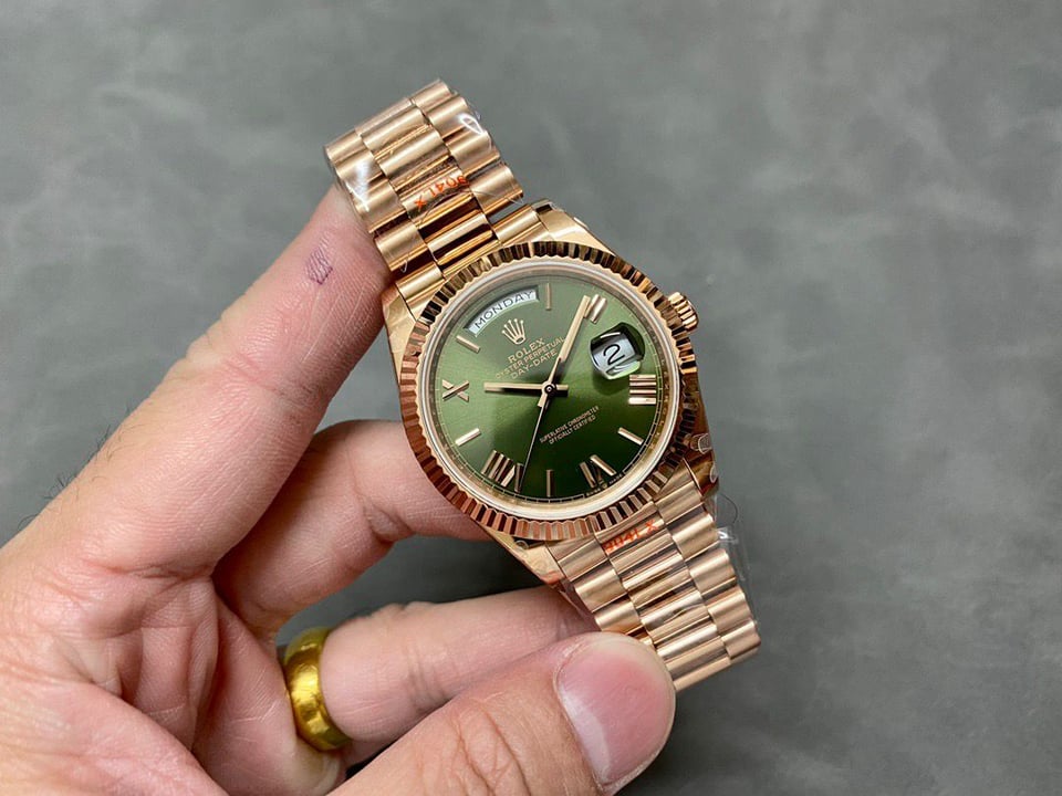 [Superclone] Rolex Day-Date 40mm Olive Green Dial President 228235 view 2