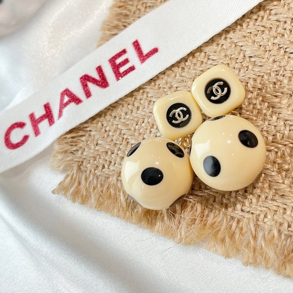 Chanel Ball Beige Earrings view 8